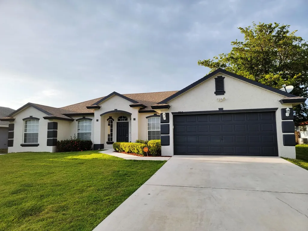 195 SW Exmore Avenue Port St Lucie FL 34983