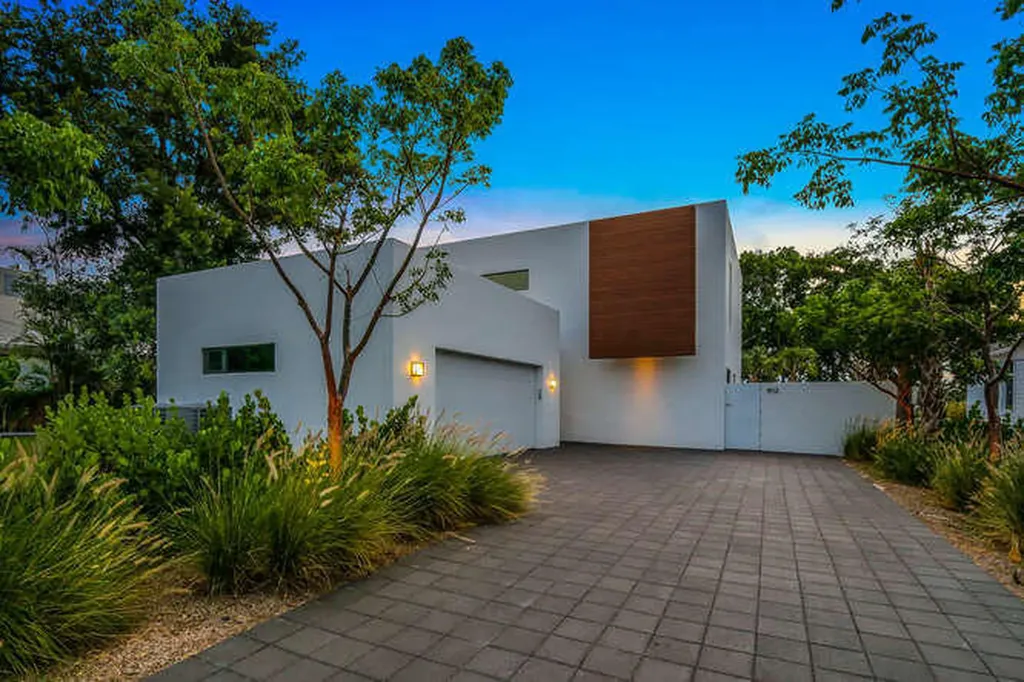 902 Hibiscus Lane Delray Beach FL 33444