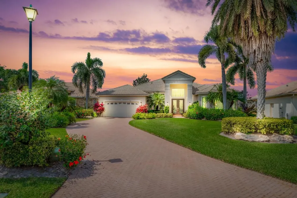 2208 SE Stonehaven Road Port St Lucie FL 34952