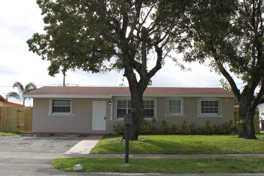 821 NE 52nd Court Deerfield Beach FL 33064