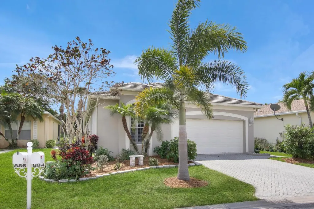 884 SW Rocky Bayou Terrace Port St Lucie FL 34986