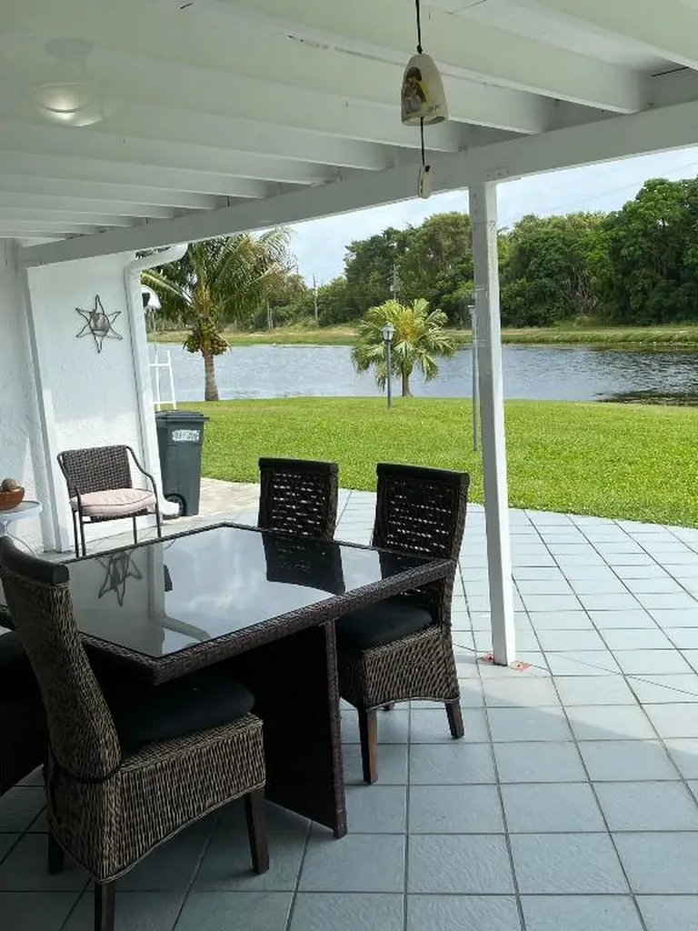 1104 Florentine Way Boynton Beach FL 33426