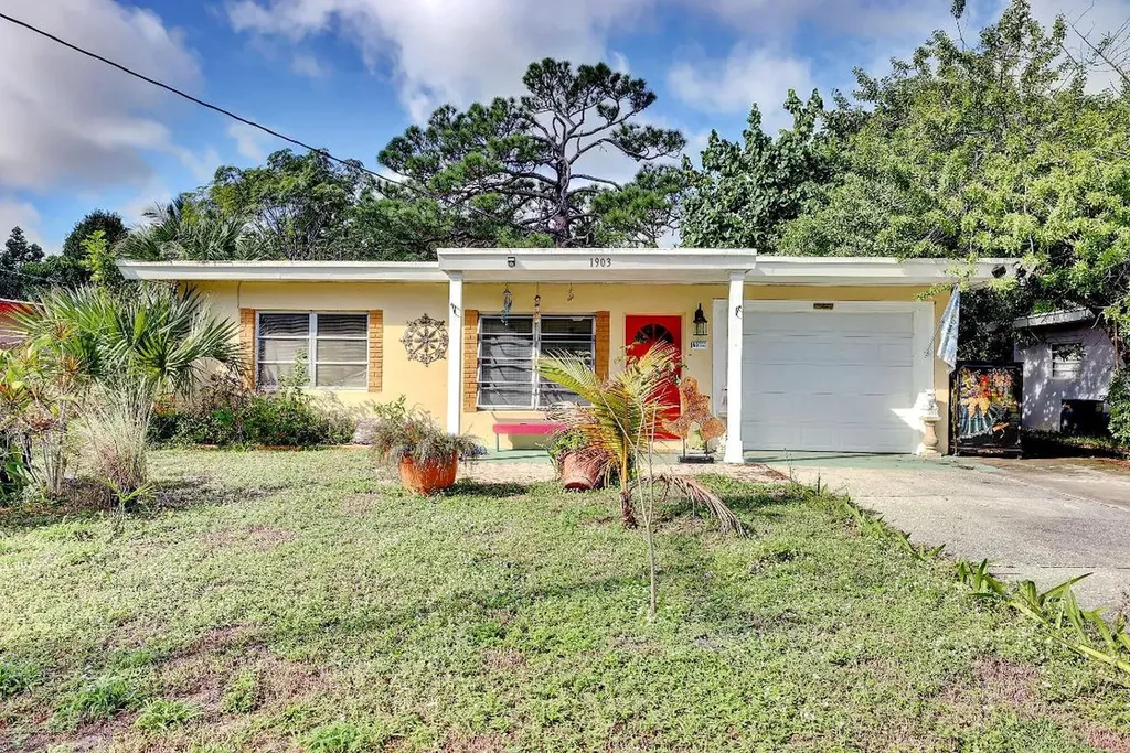 1903 S 8th Street Fort Pierce FL 34950