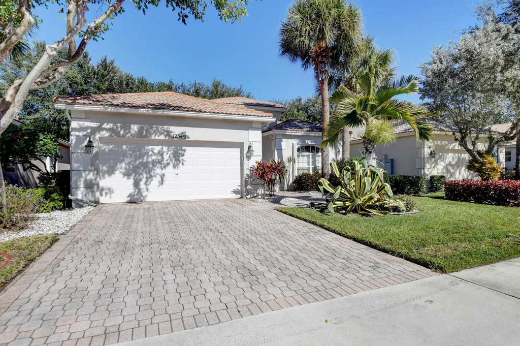 12549 Via Lucia Boynton Beach FL 33436