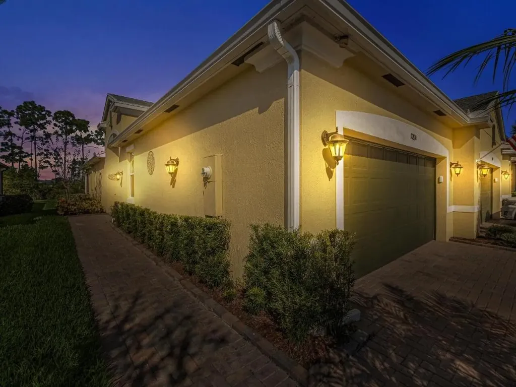 10810 SW Winding Lakes Circle Port St Lucie FL 34987