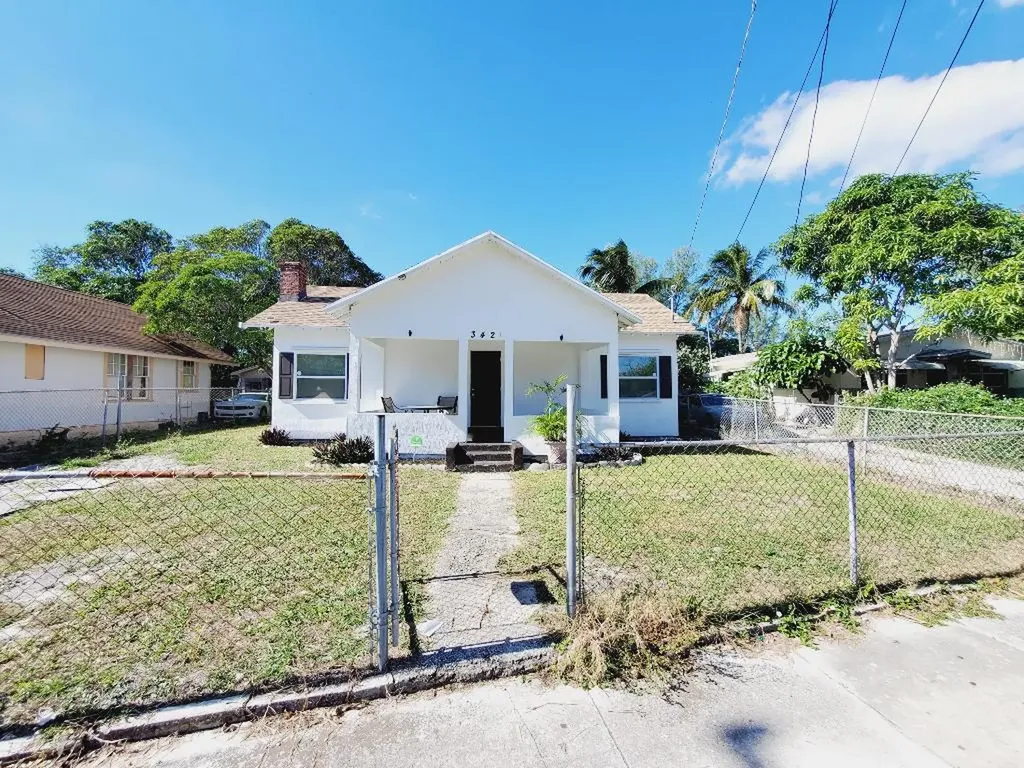 3421 Pinewood Avenue West Palm Beach FL 33407