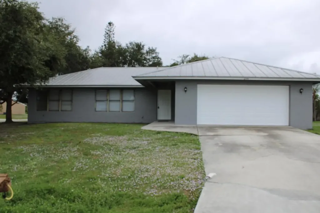 2196 SE Sunflower Street Port St Lucie FL 34952