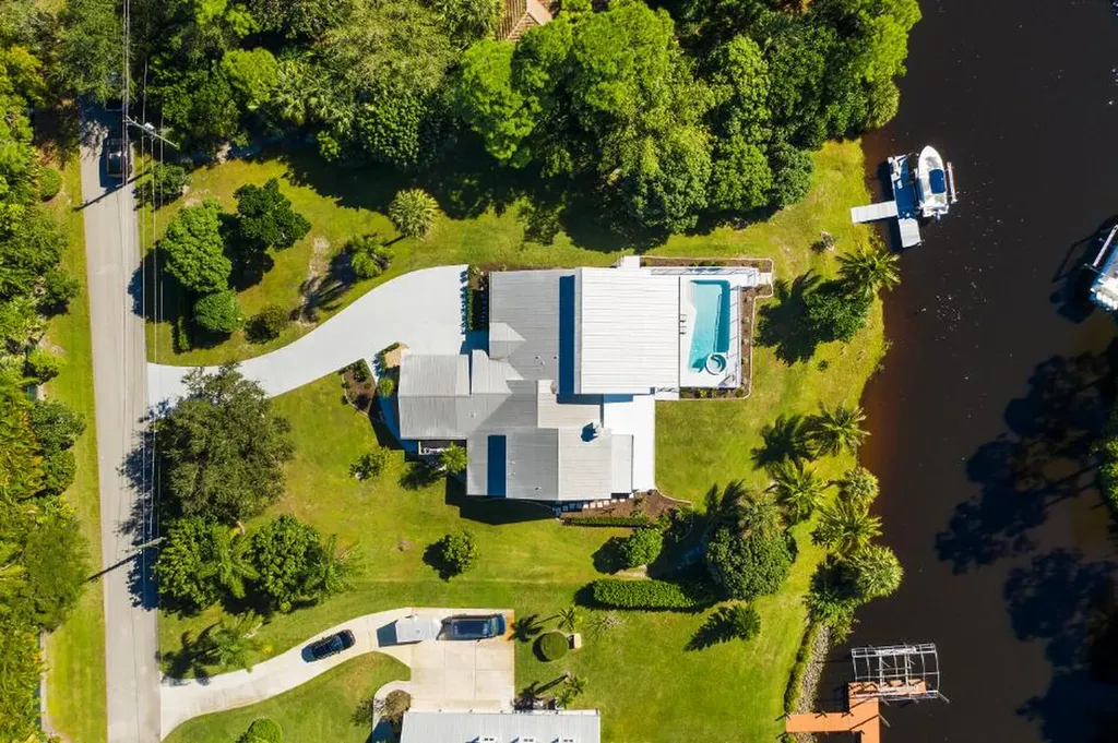 732 SW Falcon Street Palm City FL 34990