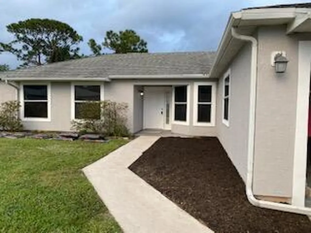 1931 SE Aires Lane Port St Lucie FL 34984
