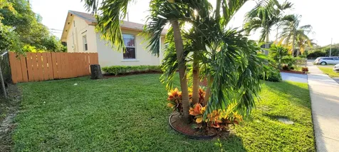 70 Miner Road Boynton Beach FL 33435