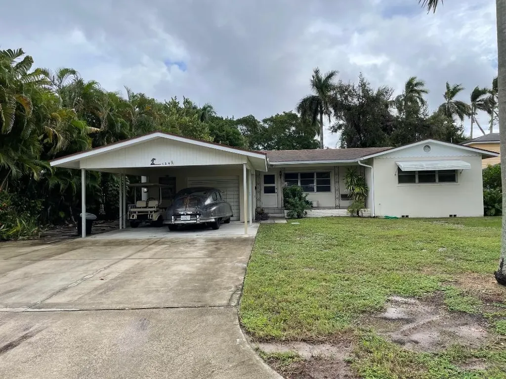 624 S Palmway Lake Worth Beach FL 33460