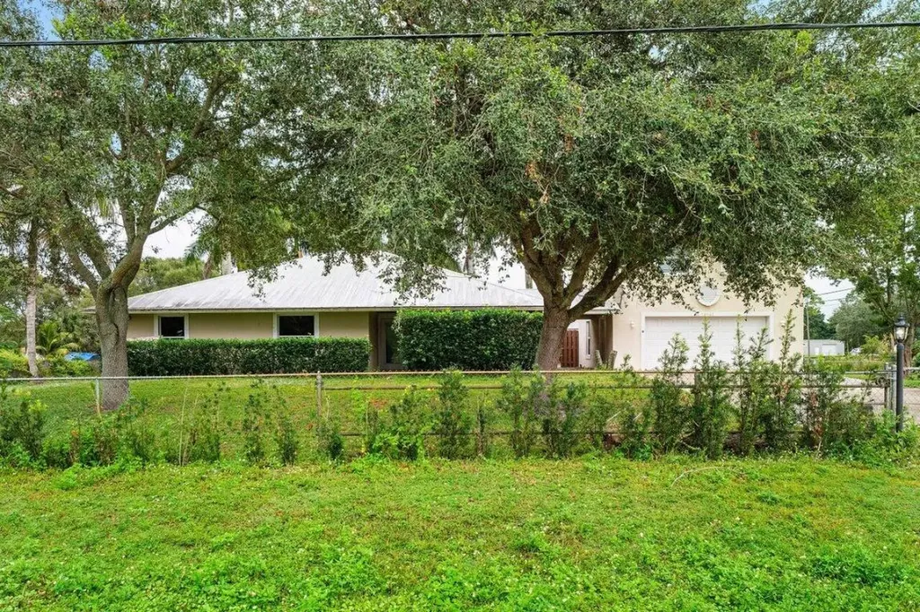 18465 46th Court N Loxahatchee FL 33470