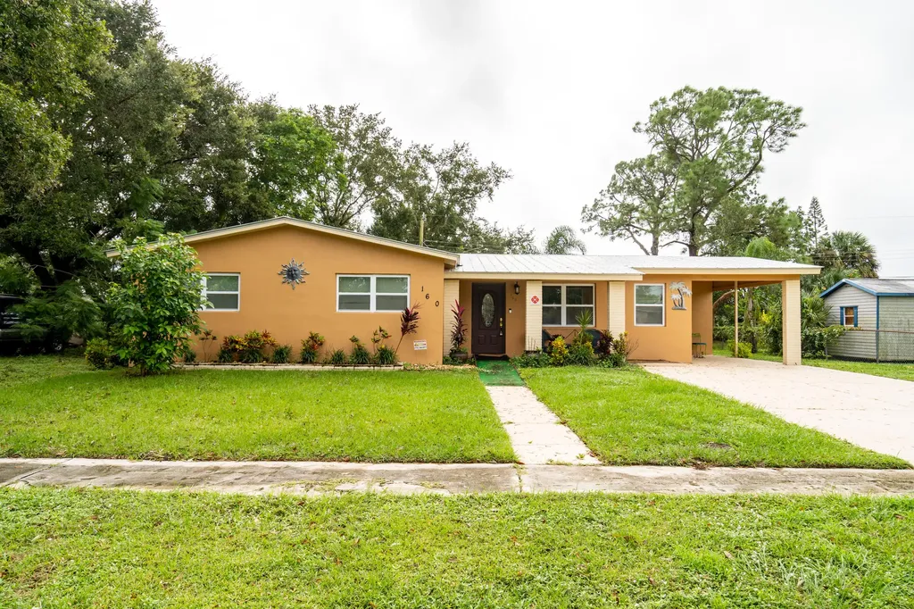 160 SE Celestia Court Port St Lucie FL 34983
