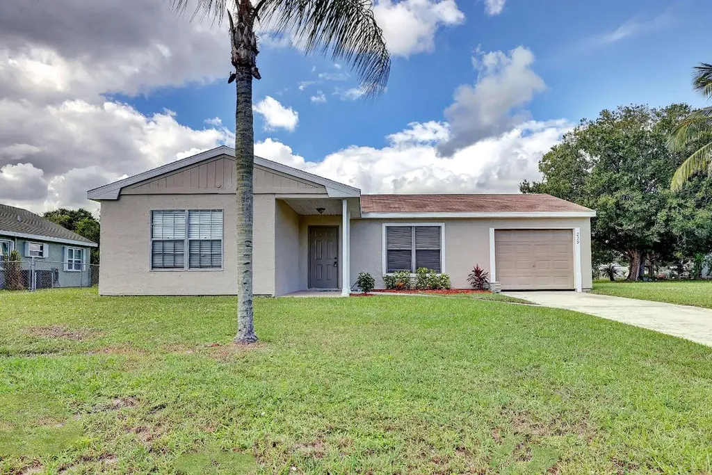 229 SW Kimball Circle Port St Lucie FL 34953