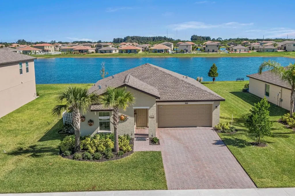 925 Bent Creek Drive Fort Pierce FL 34947