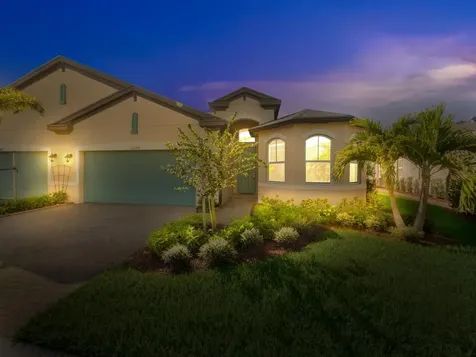 12884 SW Lake Fern Circle Port St Lucie FL 34987