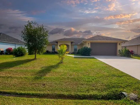 632 SE Ron Rico Terrace Port St Lucie FL 34983