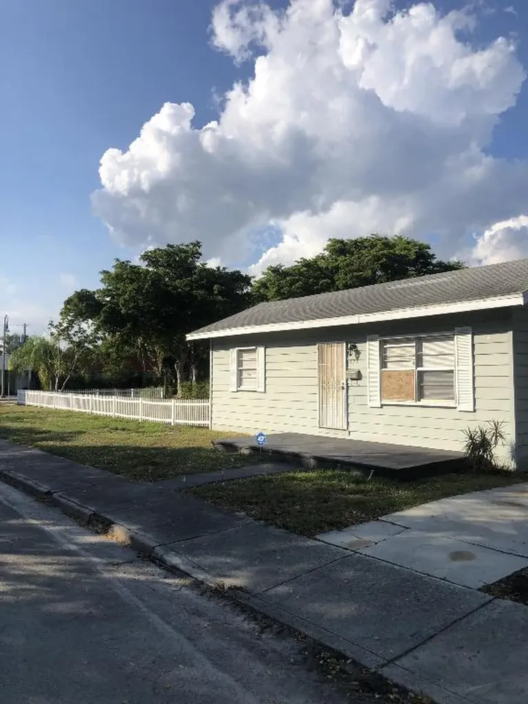 312 12th Avenue N Lake Worth Beach FL 33460