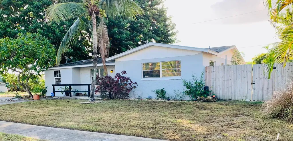 1402 W Trammell Street Lantana FL 33462