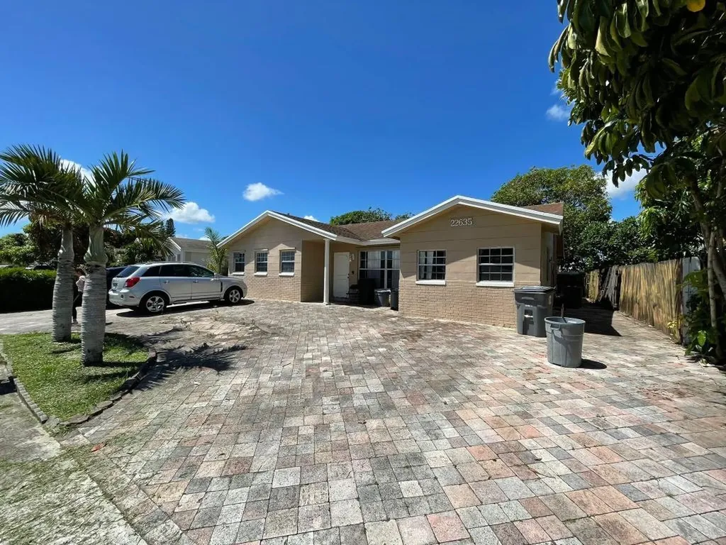22635 SW 65th Way Boca Raton FL 33428