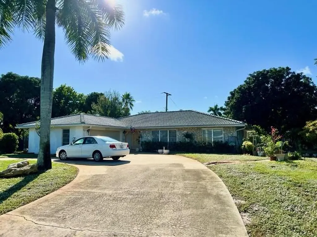 1360 SW 27th Avenue Boynton Beach FL 33426
