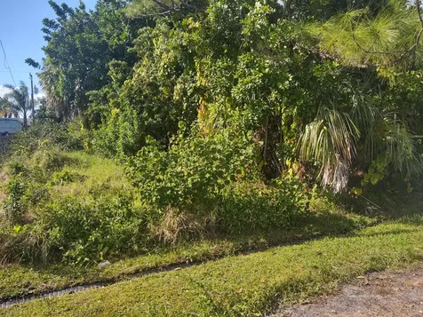 554 NW Conover Street Port St Lucie FL 34983