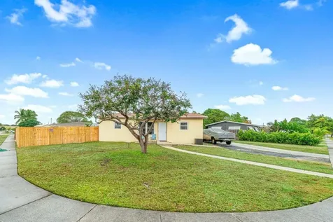 1123 S 14th Street Lantana FL 33462