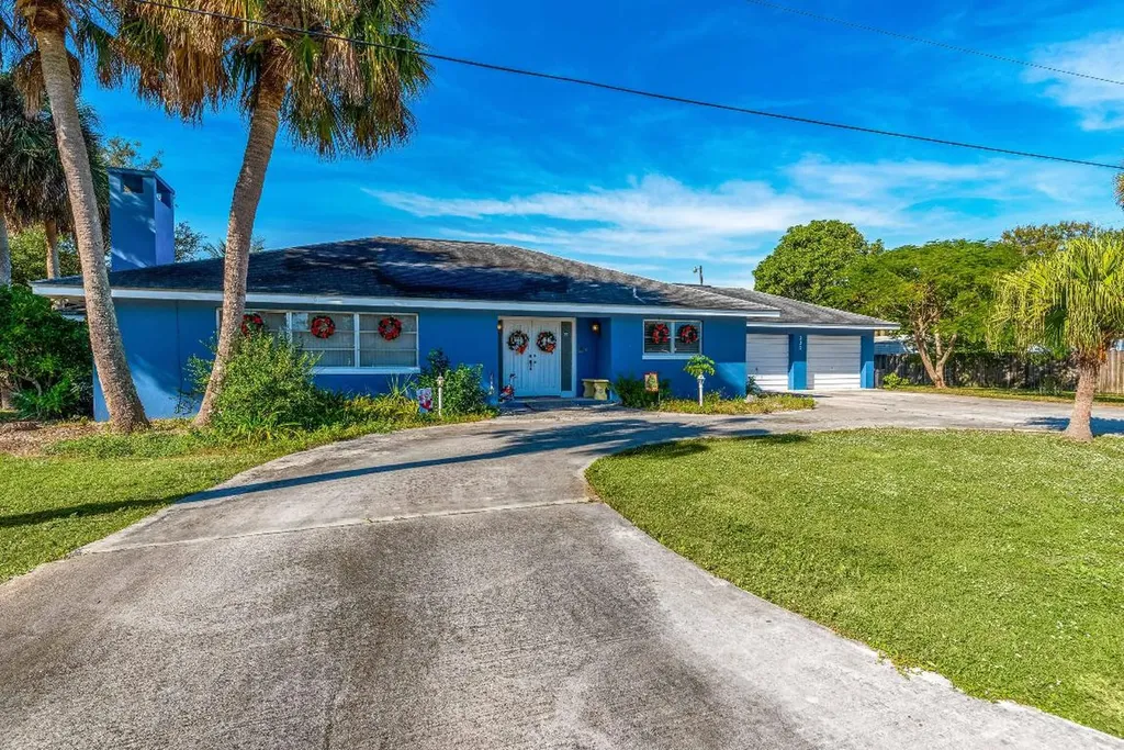 131 U Vista Court Fort Pierce FL 34947