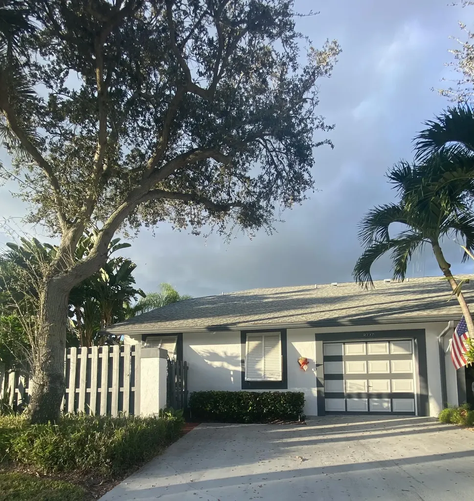 2737 SW 2nd Street Delray Beach FL 33445