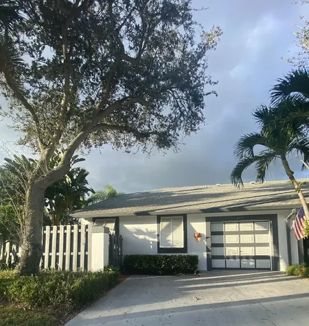2737 SW 2nd Street Delray Beach FL 33445