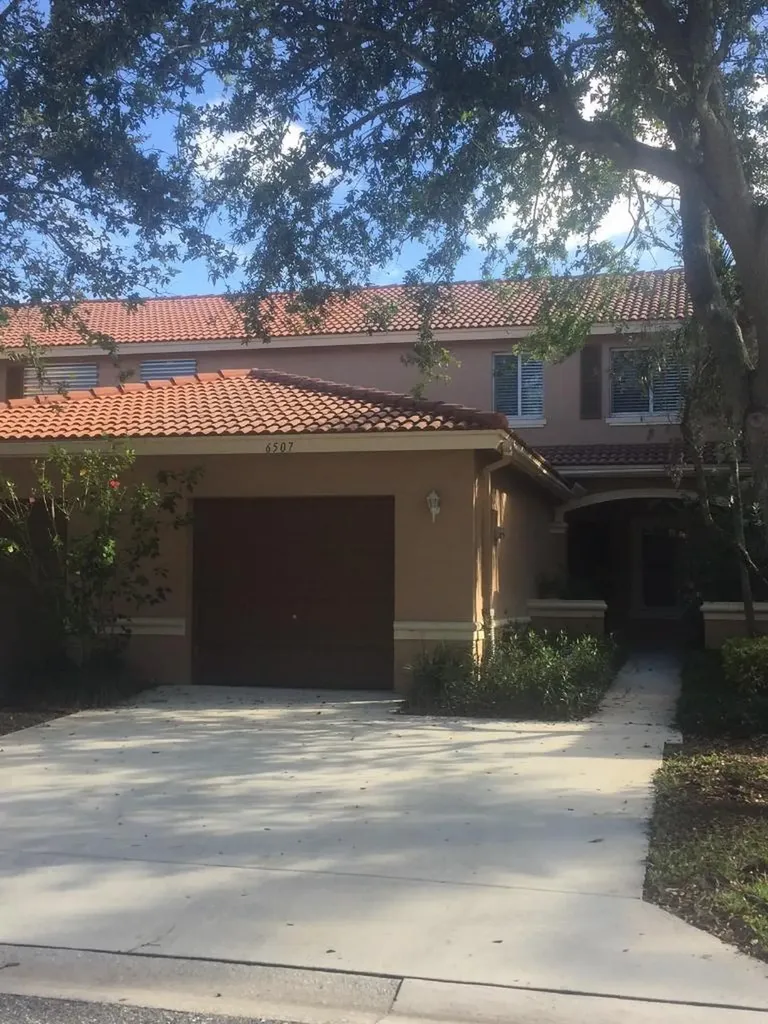 6507 Sandy Bank Terrace Riviera Beach FL 33407