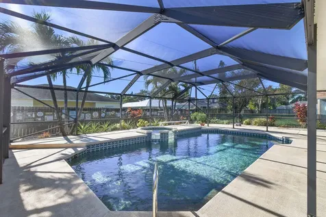 2230 SW Edison Circle Port St Lucie FL 34953