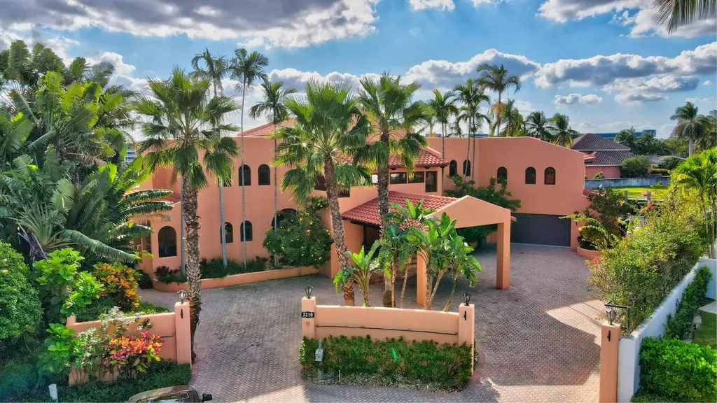 3210 Jasmine Court Delray Beach FL 33483