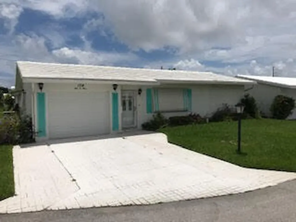 104 SW 8th Court Boynton Beach FL 33426