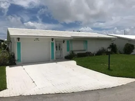 104 SW 8th Court Boynton Beach FL 33426