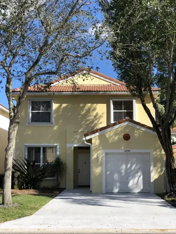 6896 Desert Inn Terrace Lake Worth FL 33463