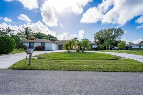 2022 SE Pyramid Road Port St Lucie FL 34952