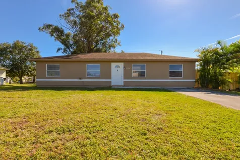 1116 SW Arc Court Port St Lucie FL 34953