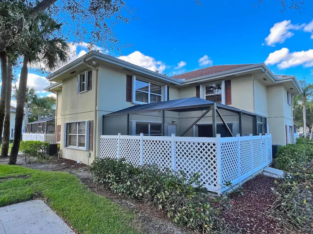 38 Essex Court Royal Palm Beach FL 33411