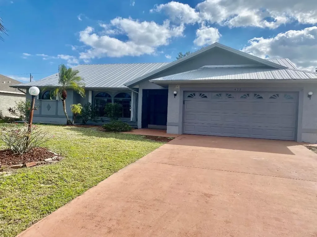 472 SE Wallace Terrace Port St Lucie FL 34983