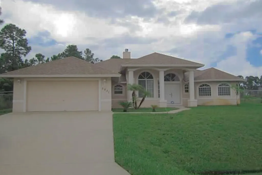 5931 NW Foust Circle Port St Lucie FL 34986