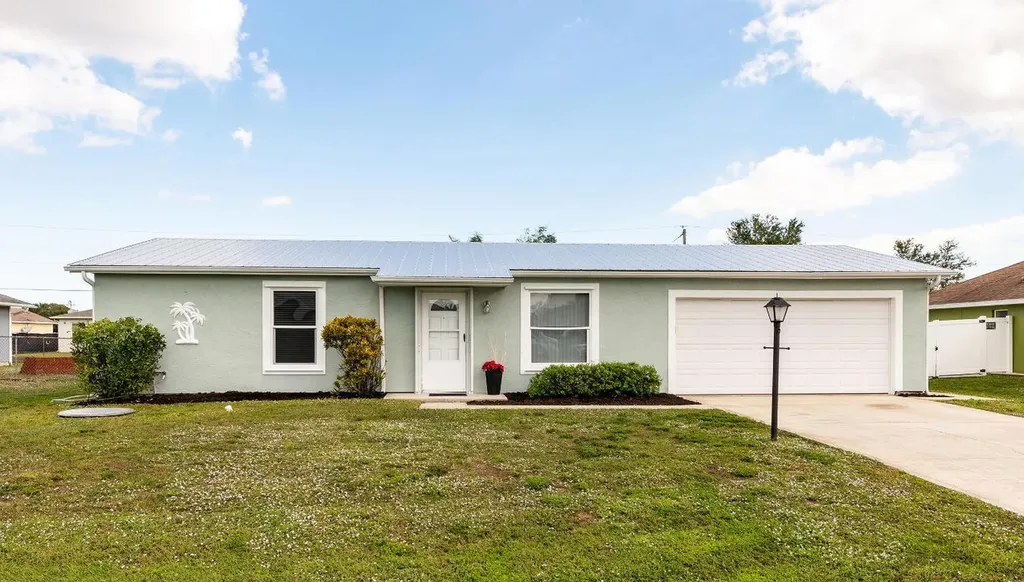 621 SW Fredrica Street Port St Lucie FL 34983