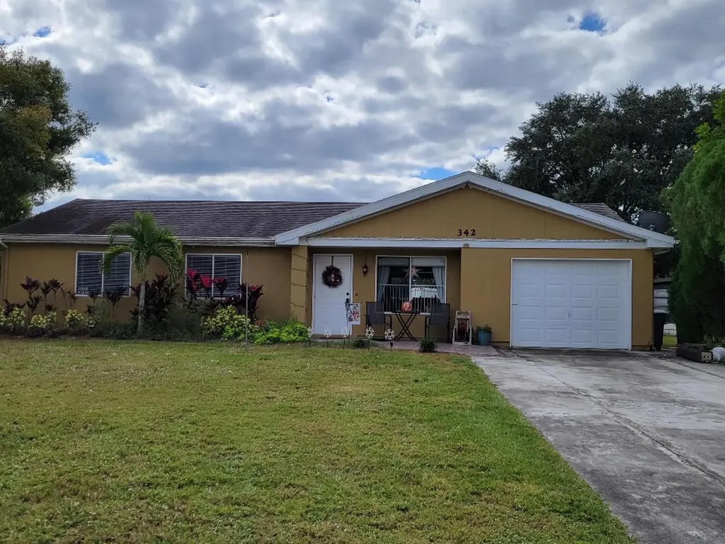342 SW Bridgeport Drive Port St Lucie FL 34953