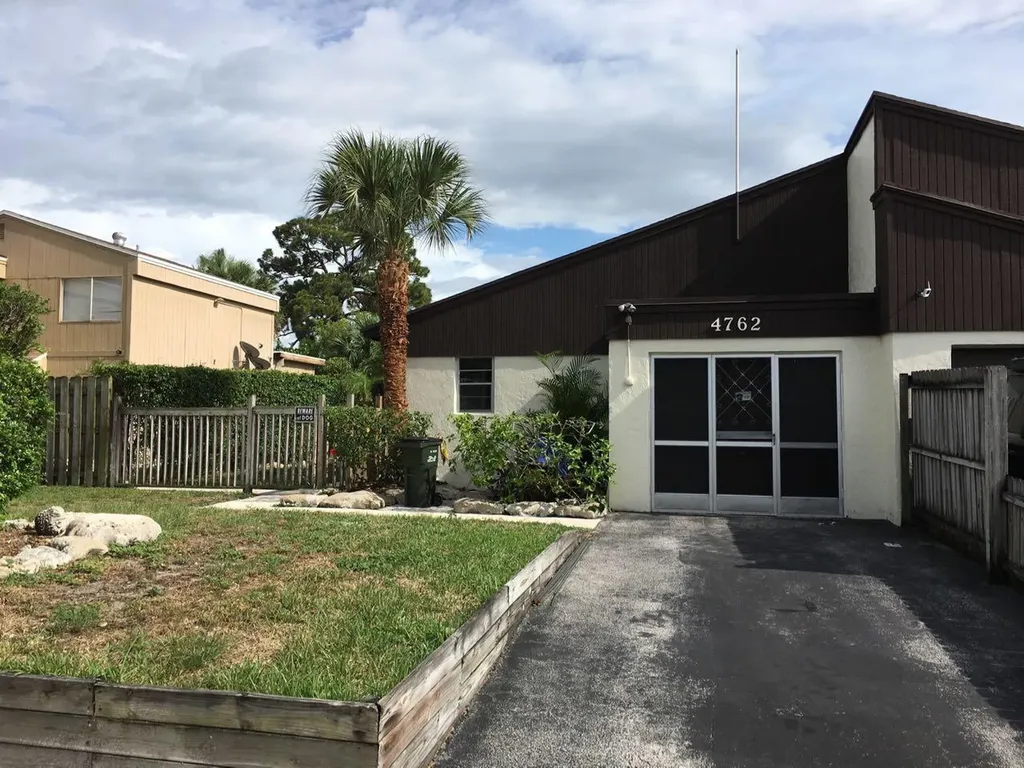 4762 NW 6th Court Delray Beach FL 33445