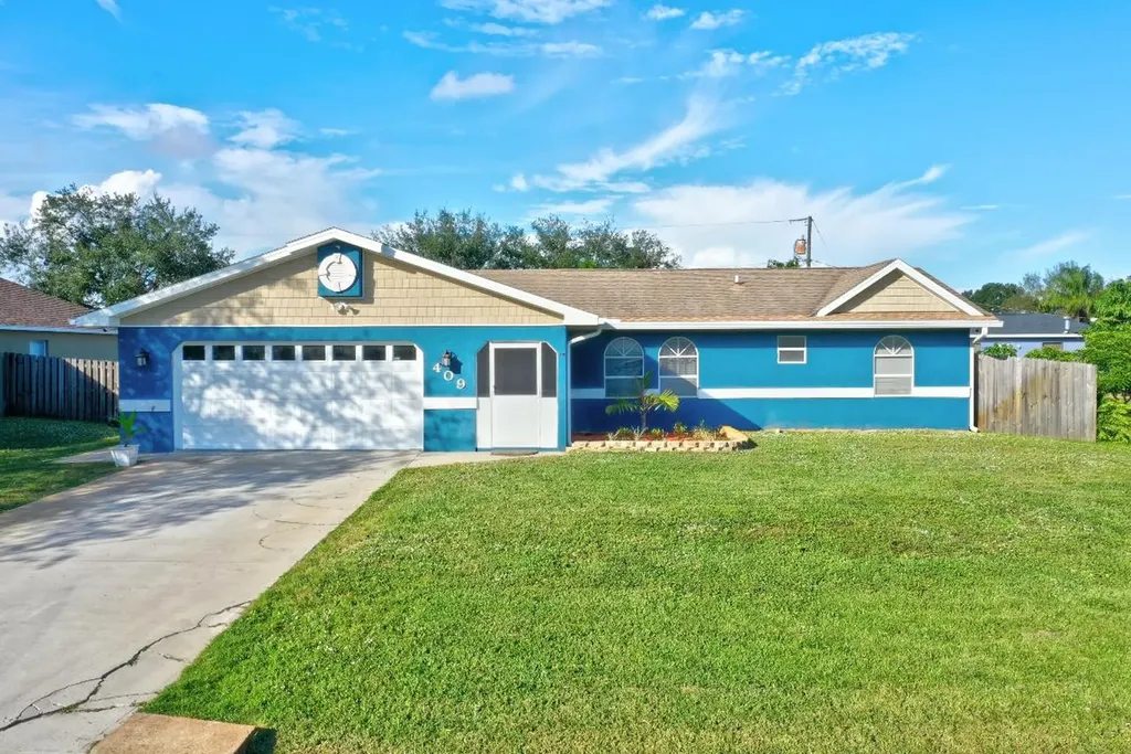 409 SW Eyerly Avenue Port St Lucie FL 34983