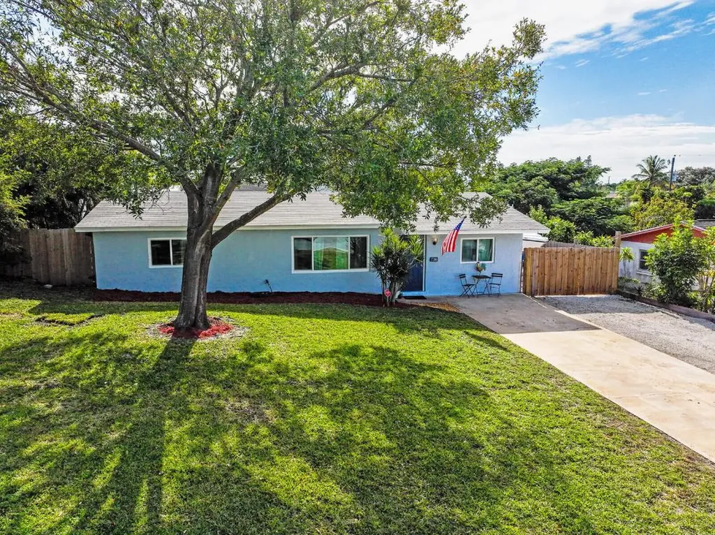 7386 SE Craig Street Hobe Sound FL 33455
