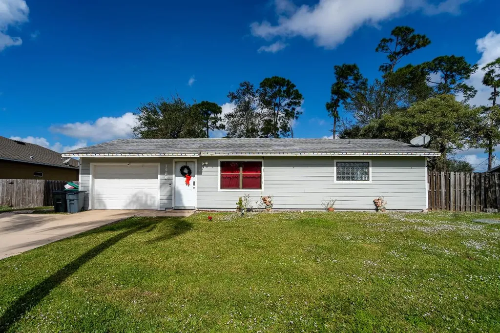 1469 SW Goodman Avenue Port St Lucie FL 34953