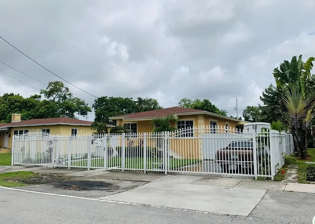 1745 NW 51st Street Miami FL 33142