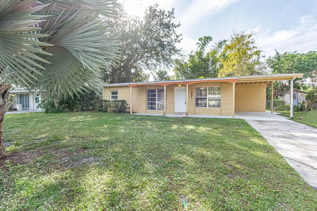 2253 2nd Street SW Vero Beach FL 32962