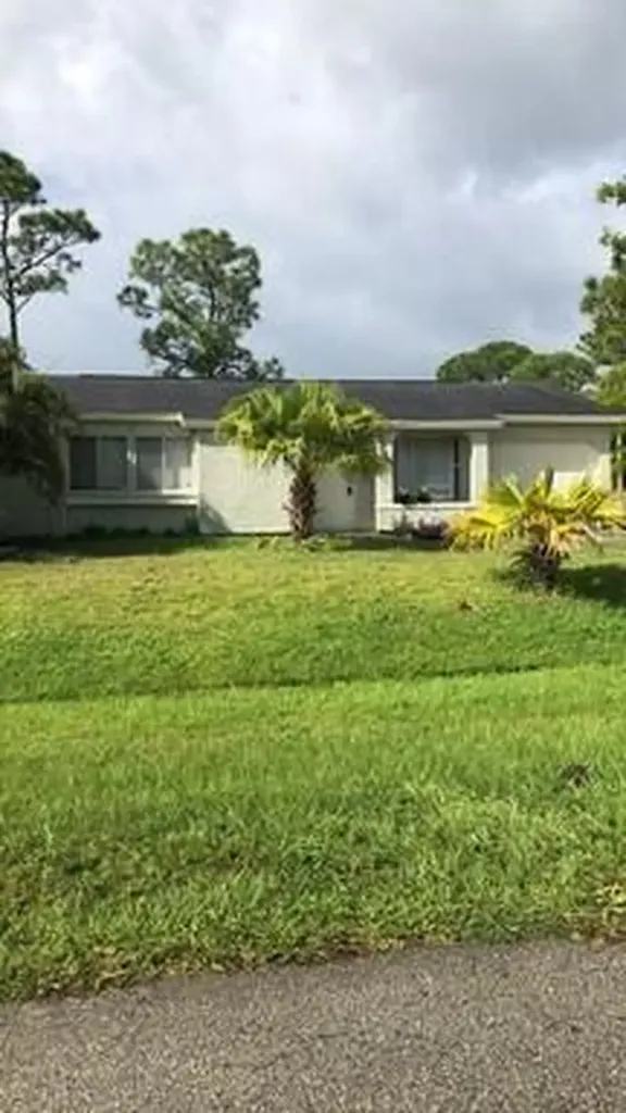 1152 SE Odonnell Lane Port St Lucie FL 34983